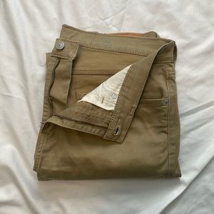 Excellent condition Levi 502 all season tech khaki